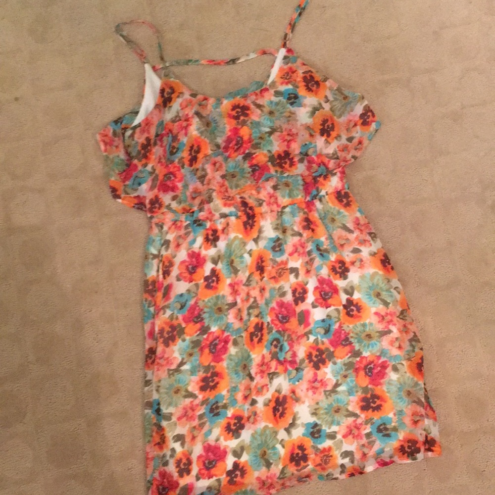 Floral dress with pockets